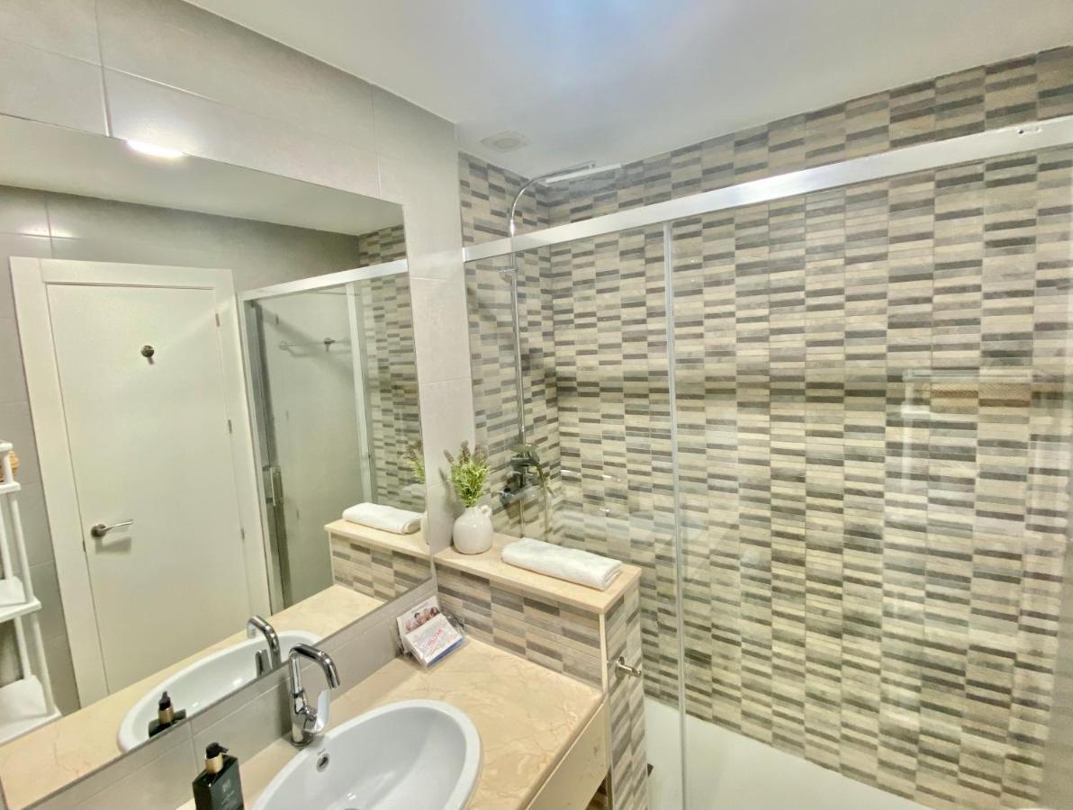 Apartamentos Turisticos Castillo Del Vigia Torremolinos Kültér fotó